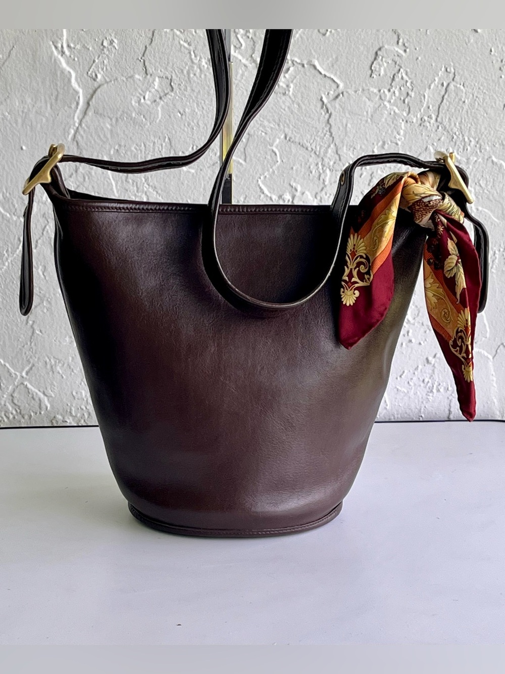 VINTAGE COACH HELEN BERG’S  LEGACY DARK BROWN 9953 BUCKET CROSSBODY BAG